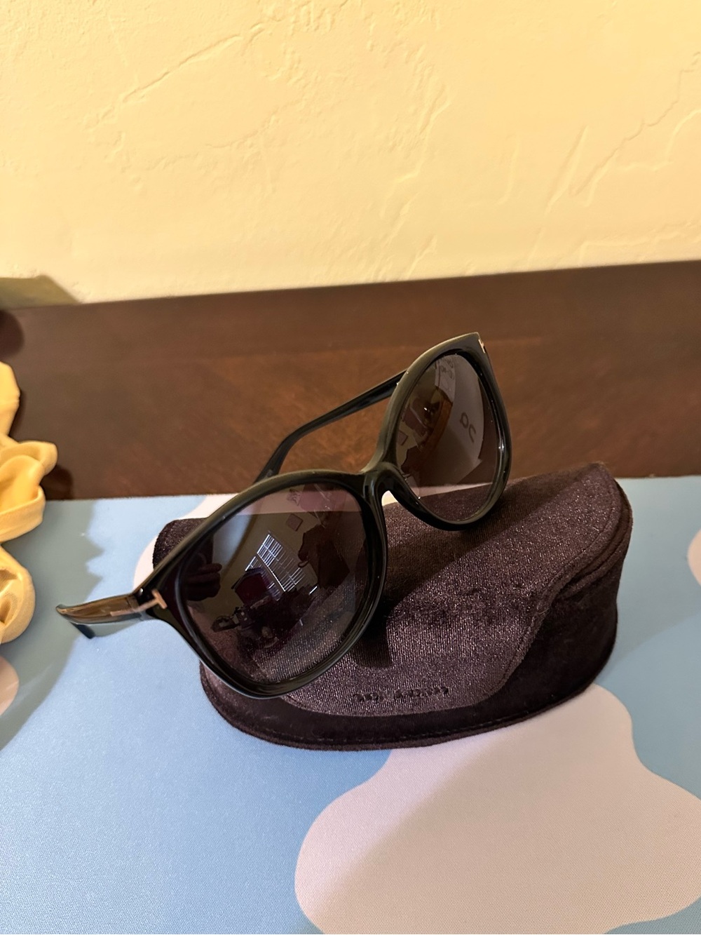 Tom Ford Oversized Sunglasses - Picture 5 of 6